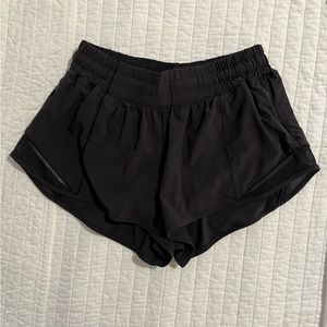 lululemon hotty hot shorts black